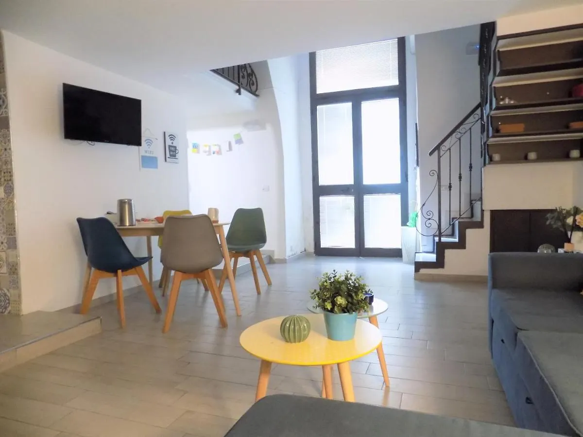 Stupendo Basso Nel Cuore Di Napoli Holiday home Naples
